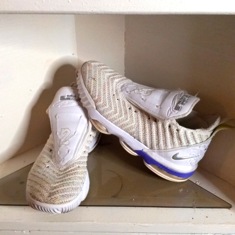 Nike shoes